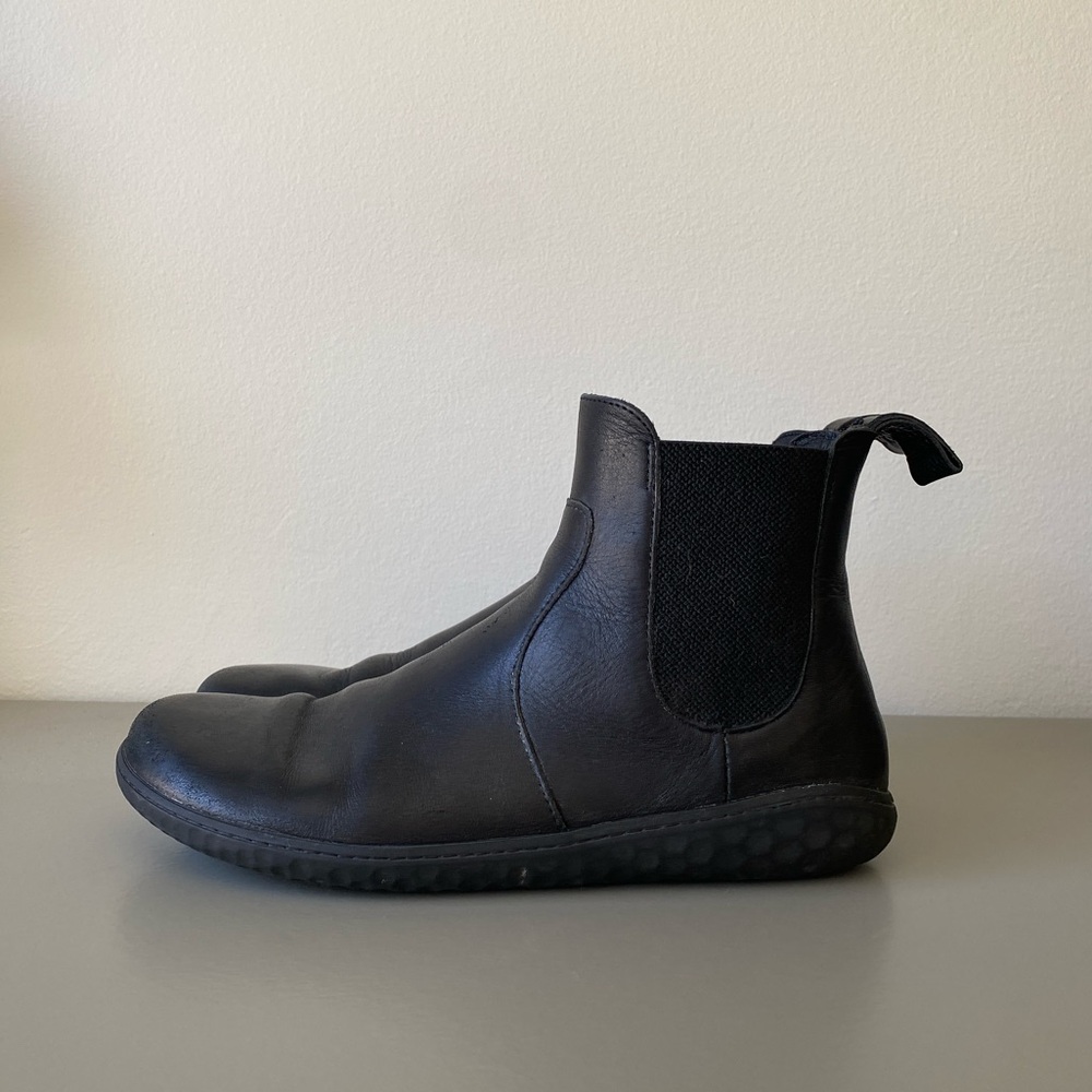 Vivobarefoot Black Leather Chelsea Boots Size 8